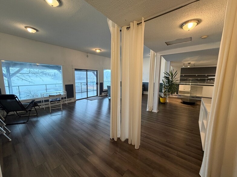 More Photos Of 418 Marine Dr, Gibsons Storefront Retail Office For Sale