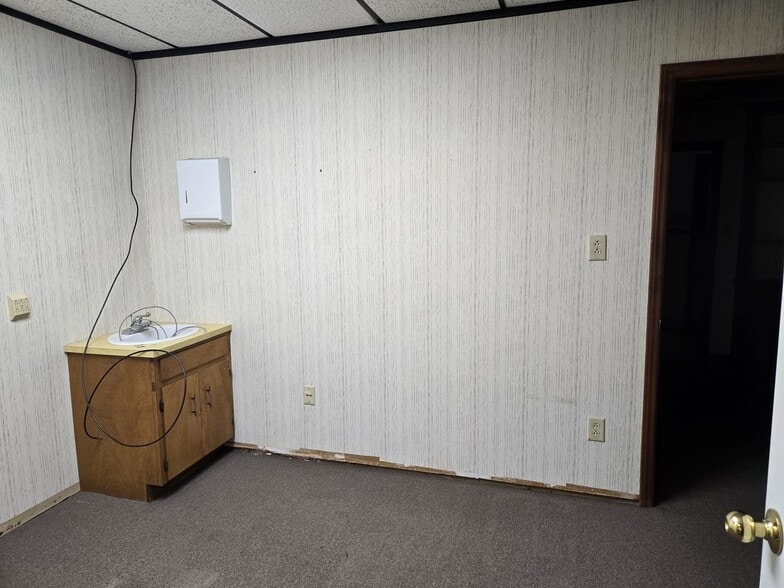 More Photos Of 1305-1307 E Franklin St, Monroe Medical For Lease