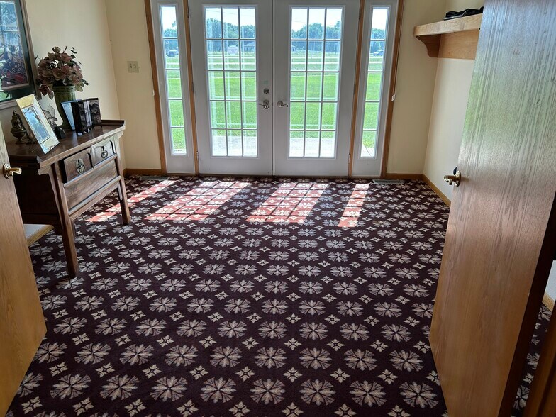 More Photos Of 335 Wycoff Dr, North Sioux City Medical For Sale