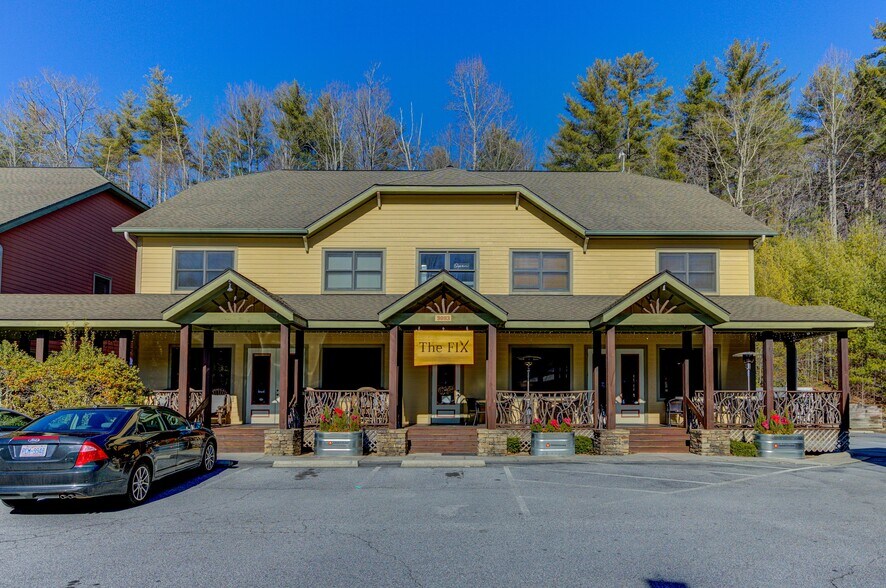 More Photos Of 3093 US Highway 64 E, Sapphire General Retail For Sale