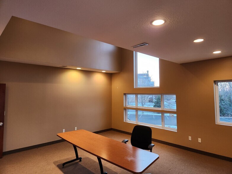 More Photos Of 3352 Sherman Ct, Eagan Medical For Lease