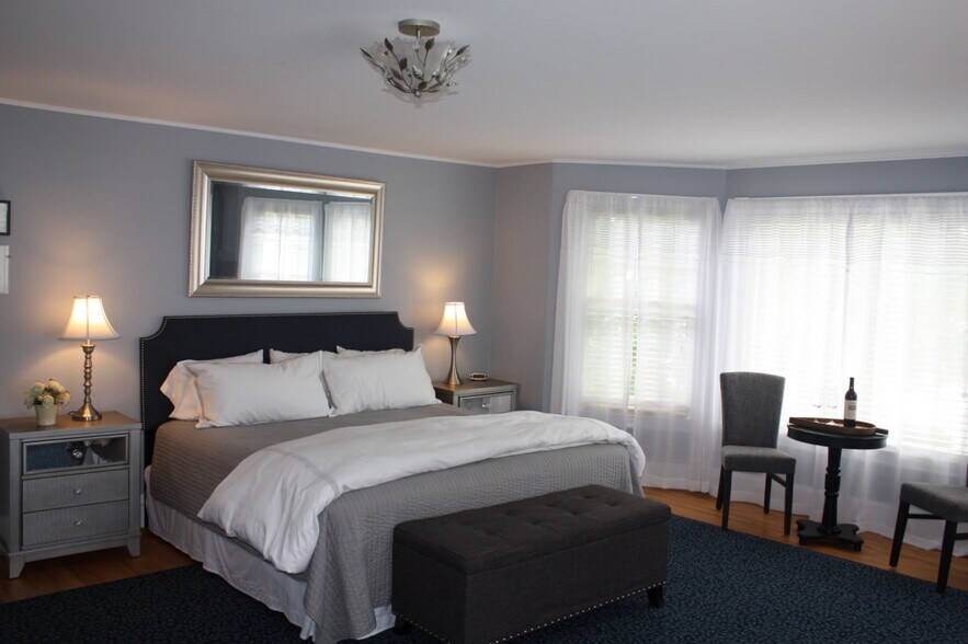 More Photos Of 548 Main St, Fryeburg Hotel For Sale