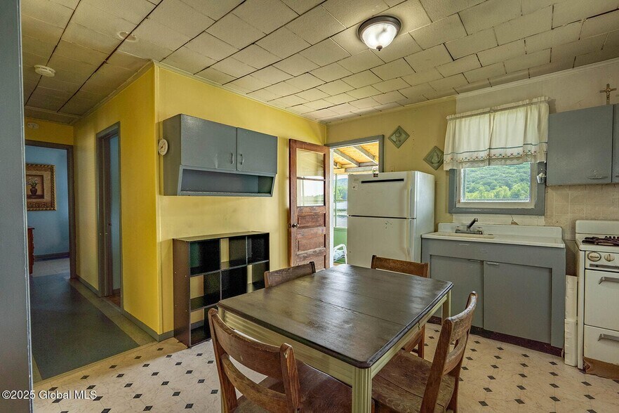 More Photos Of 4140 County Route 48, Argyle Specialty For Sale