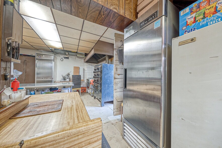 More Photos Of 936 Broadway, Pitcairn Restaurant For Sale