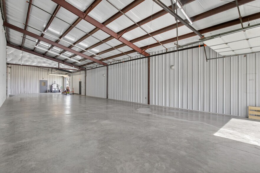 More Photos Of 240 N Burleson Blvd, Burleson General Retail For Sale