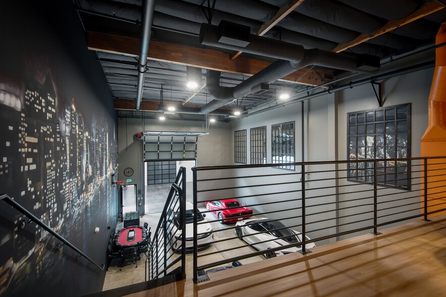 More Photos Of 3080 Airway Ave, Costa Mesa Showroom For Sale