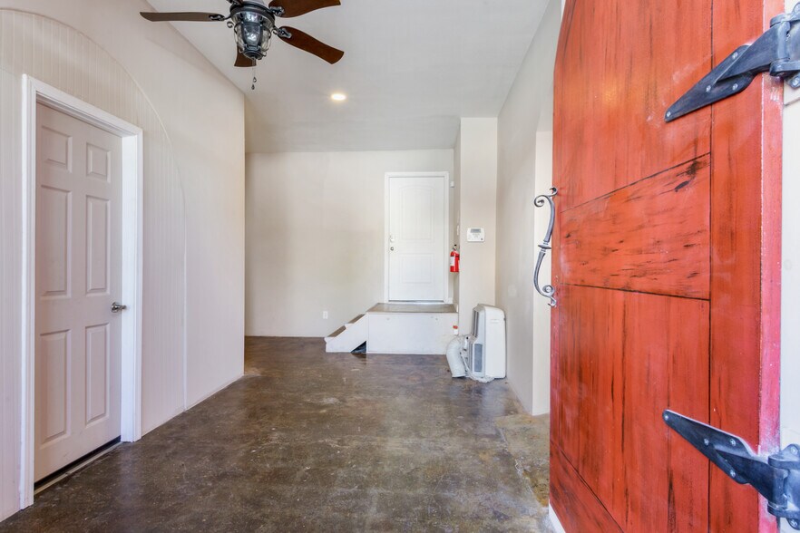 More Photos Of 89 N San Gorgonio Ave, Banning Storefront For Sale