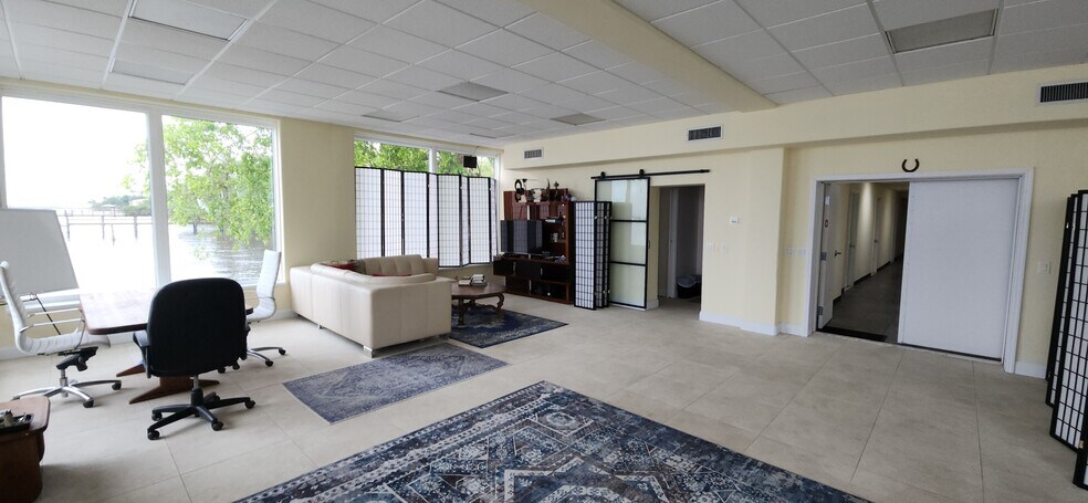 More Photos Of 3120-3131 E Riverside Dr, Fort Myers Flex For Sale