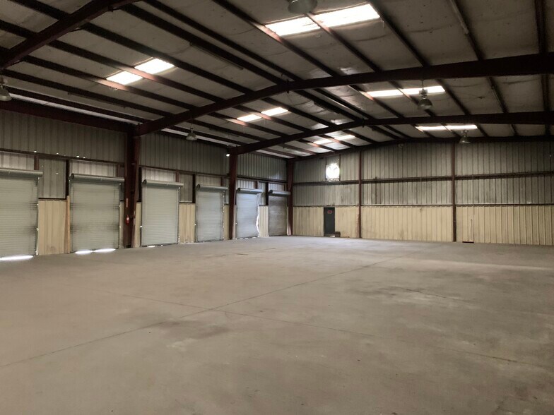 More Photos Of 4145 Thurman Rd, Conley Warehouse For Lease