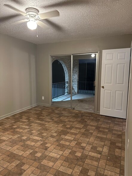 More Photos Of 1710 Wooten Park Dr, Austin Apartments For Sale