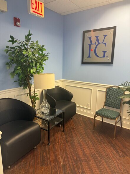 More Photos Of 1 TransAm Plaza Dr, Oakbrook Terrace Office For Sale