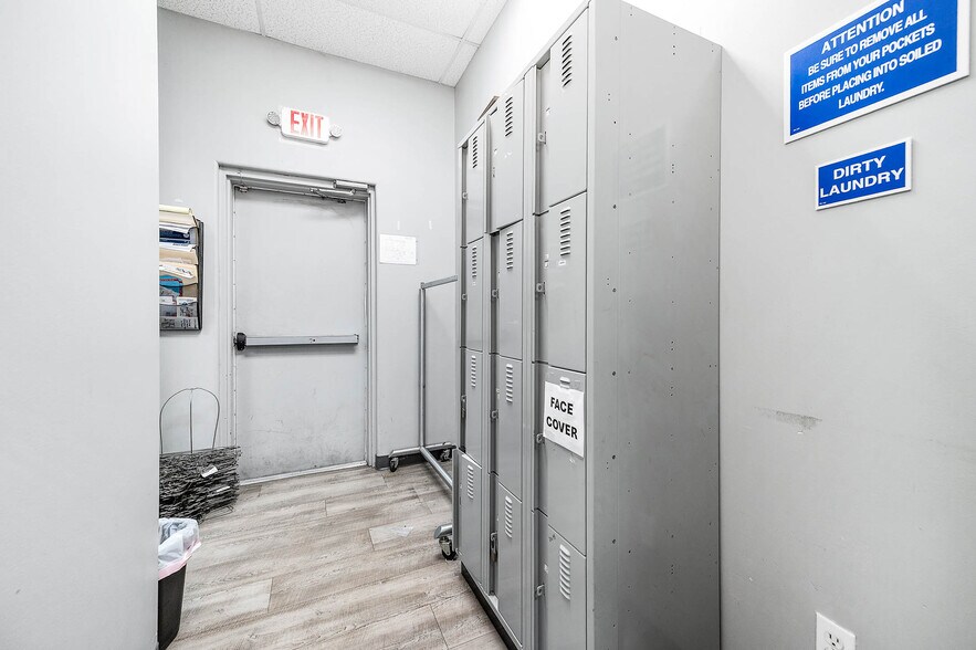 More Photos Of 8530 S Braeswood Blvd, Houston Freestanding For Lease