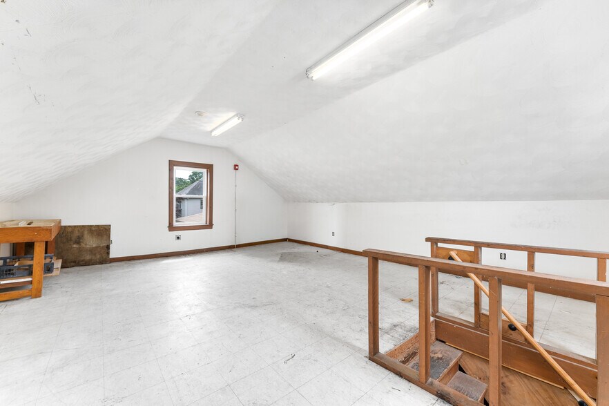 More Photos Of 27 Pike St, West Warwick Storefront Retail Residential For Sale