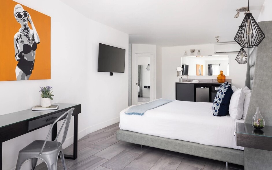 More Photos Of 2135 N Palm Canyon Dr, Palm Springs Hotel For Sale