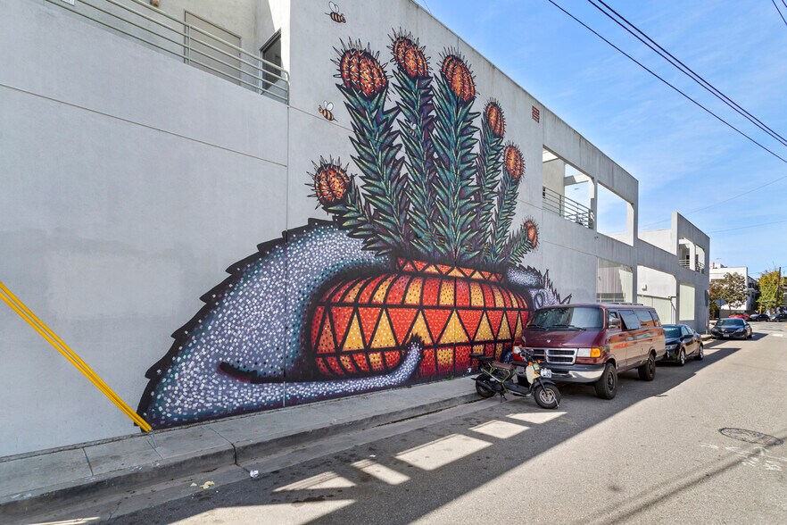 More Photos Of 905 Electric Ave, Venice Office For Lease