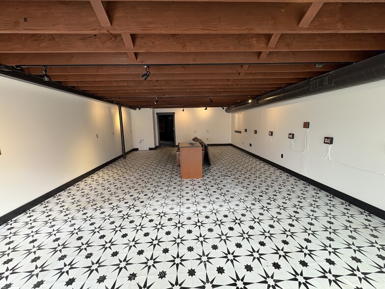 More Photos Of 4370 S Broadway, Englewood Storefront For Lease