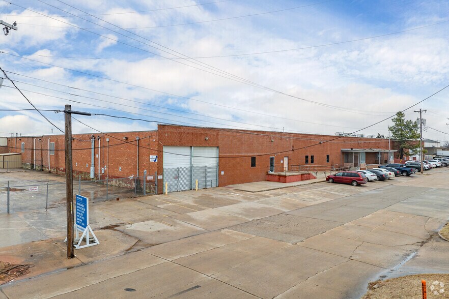 More Photos Of 317 NE 31st St, Oklahoma City Distribution For Sale