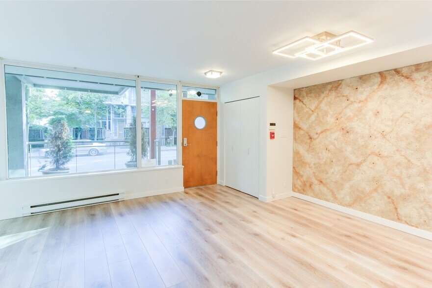 More Photos Of 1432 Hastings St W, Vancouver Office For Sale