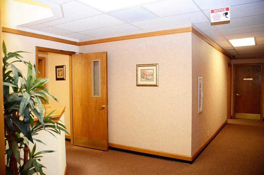 More Photos Of 1510 Poole Blvd, Yuba City Office For Lease