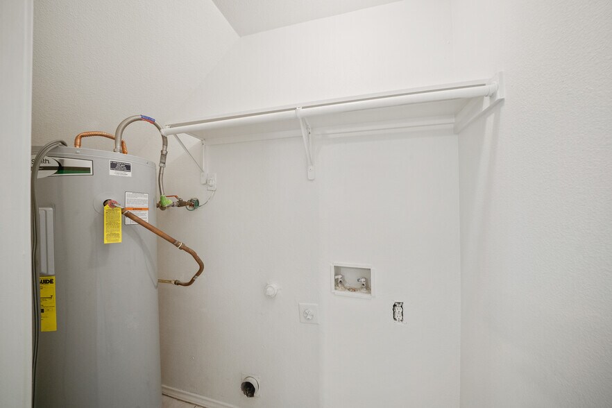 More Photos Of 414 Cupples Rd, San Antonio Apartments For Sale