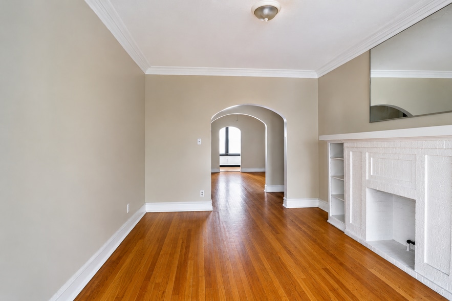More Photos Of 1528 E 74th Pl, Chicago Apartments For Sale