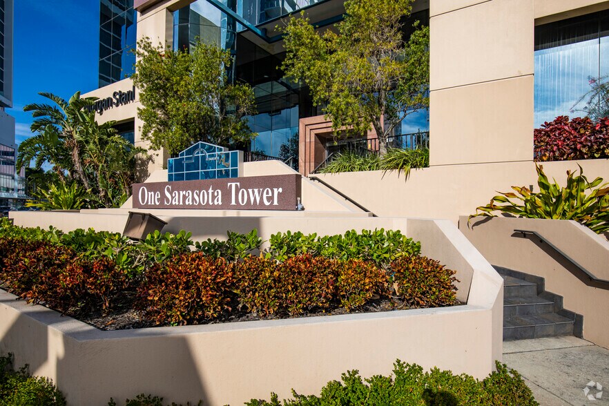 More Photos Of 2 N Tamiami Trl, Sarasota Office For Lease
