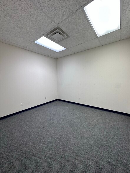 More Photos Of 4601 Hollow Tree Dr, Arlington Office For Lease