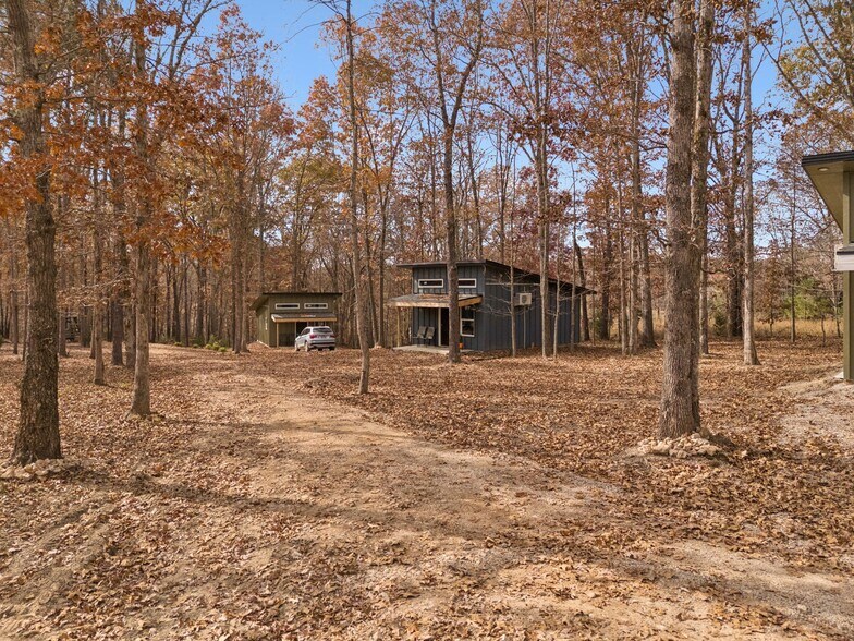 More Photos Of 3158 Summertown Hwy, Summertown Hotel For Sale