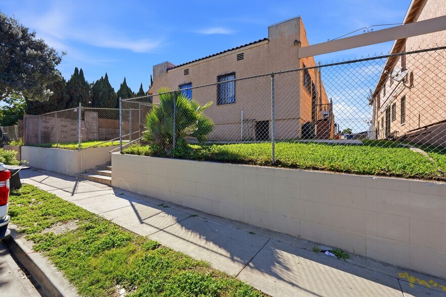 More Photos Of 11143 Van Buren Ave, Los Angeles Apartments For Sale