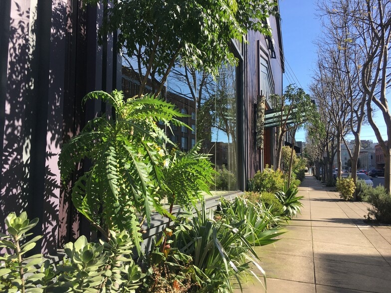 More Photos Of 111 Rhode Island St, San Francisco Showroom For Lease