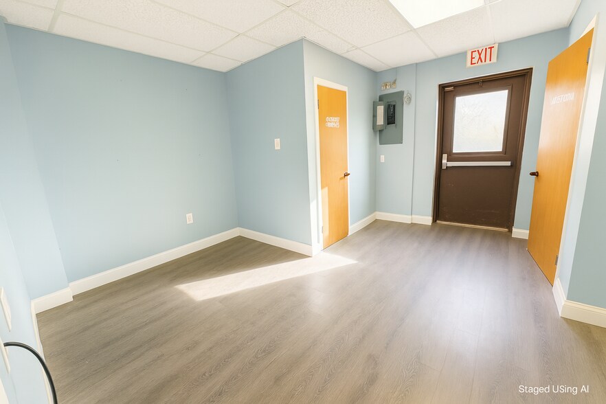 More Photos Of 46520 County Road 48, Southold Unknown For Lease