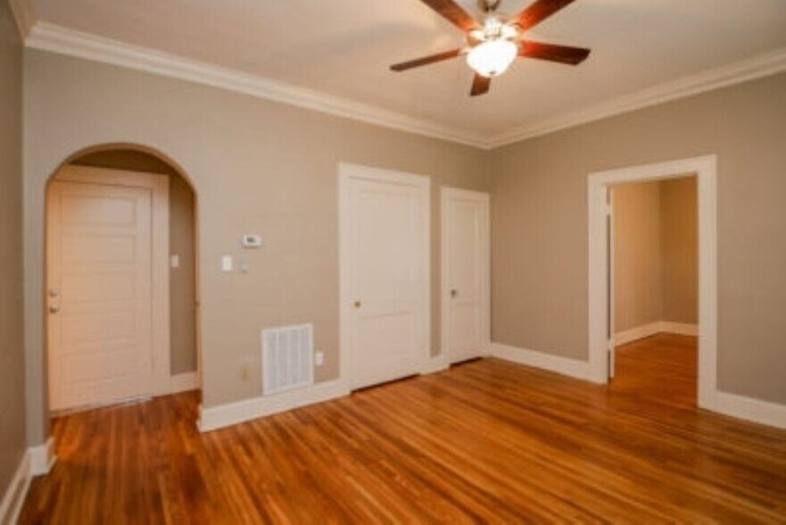 More Photos Of 23 S McLean Blvd, Memphis Apartments For Sale