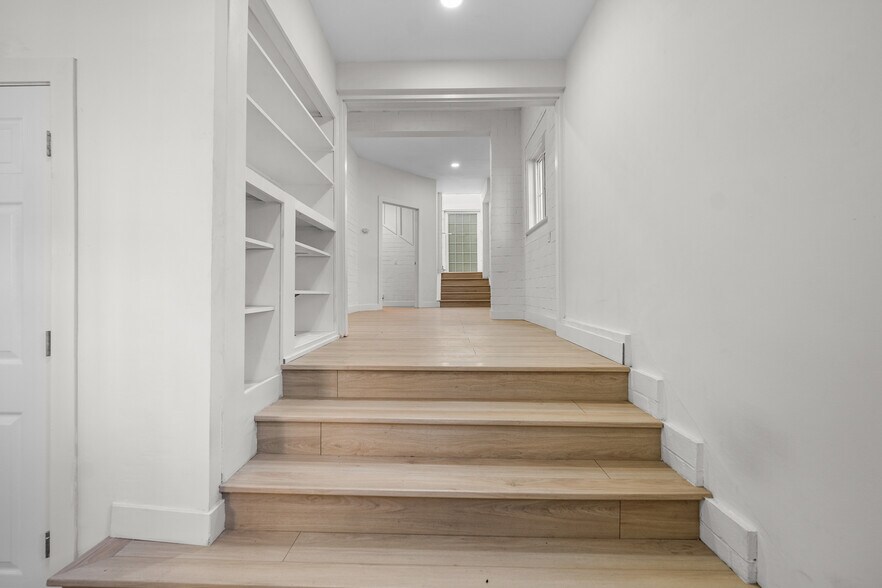 More Photos Of 2823 W 8th St, Los Angeles Office For Lease