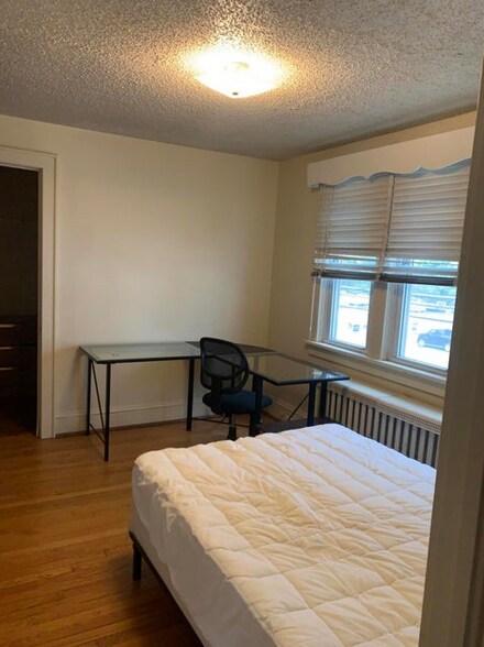 More Photos Of 2303 15th St, Troy Storefront For Sale