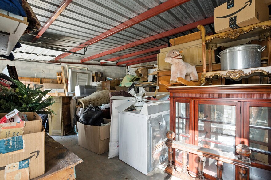 More Photos Of 30 Mango St, Englewood Office For Sale