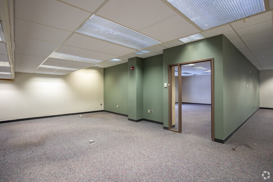 More Photos Of 2501 Wilmington Rd, New Castle Office For Lease