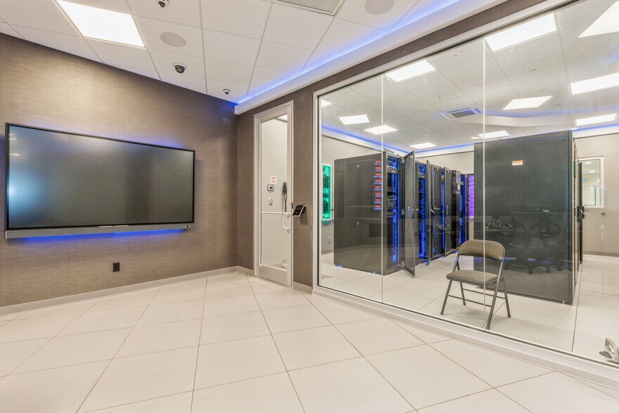More Photos Of 511 Ocean Ave, Massapequa Office For Lease