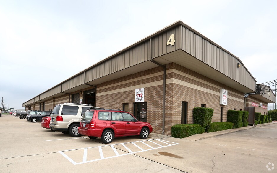 More Photos Of 6125 W Sam Houston Pky N, Houston Unknown For Lease