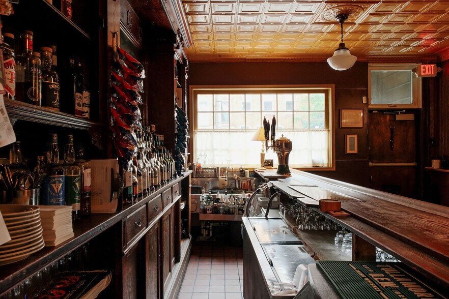 More Photos Of 1712 Aliceanna St, Baltimore Restaurant For Sale