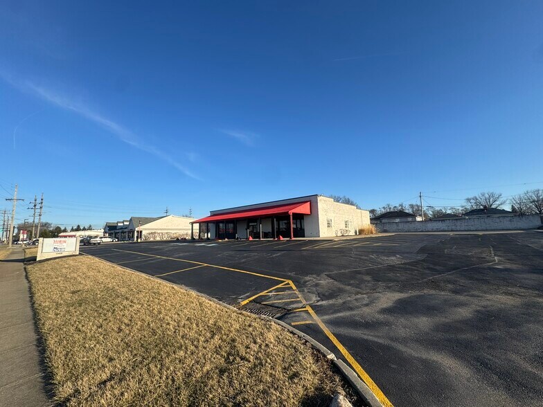 More Photos Of 13425 Snow Rd, Brook Park Freestanding For Lease