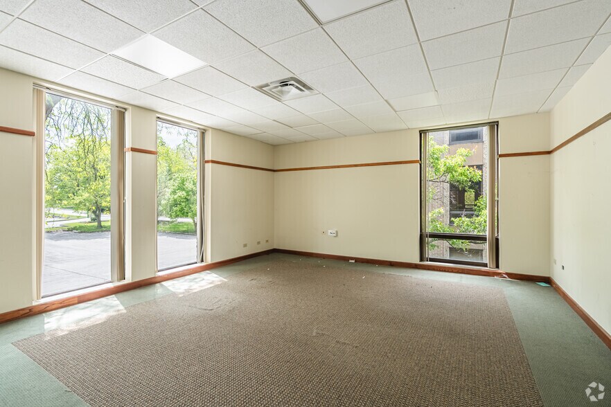 More Photos Of 17926 S Halsted St, Homewood Office For Sale
