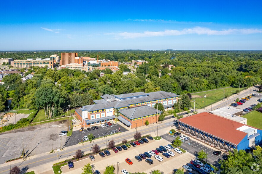 More Photos Of 701 N Niles Ave, South Bend Medical For Lease