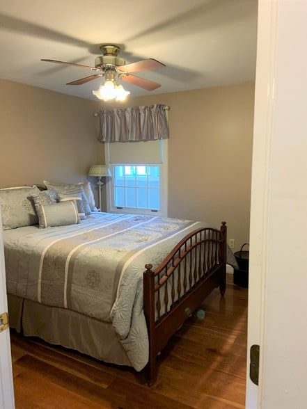 More Photos Of 307 Main St, Westbrook Carwash For Sale