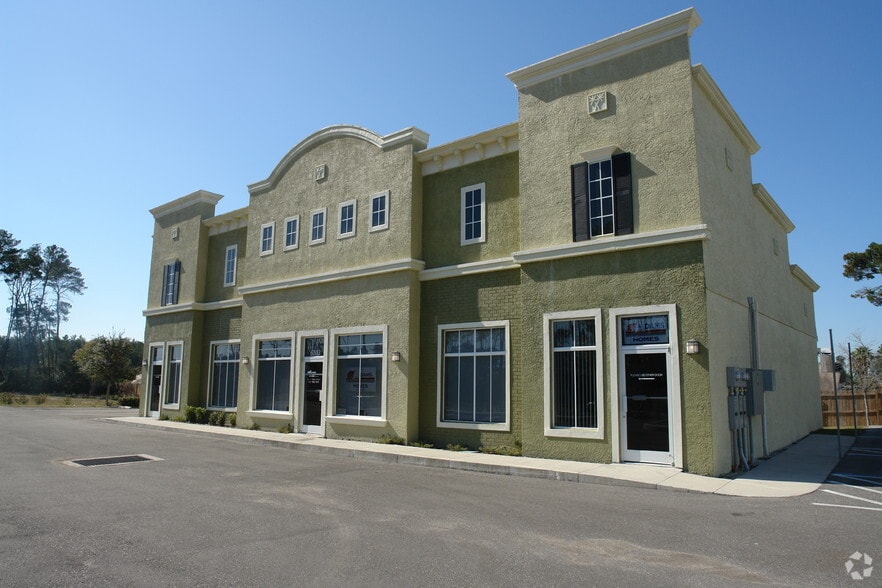 More Photos Of 6105 Deltona Blvd, Spring Hill Office For Lease