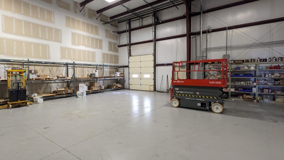 More Photos Of 9809 E Orme St, Wichita Warehouse For Lease