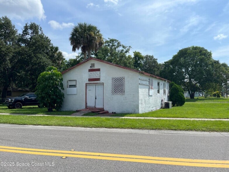 More Photos Of 929 S Deleon Ave, Titusville Specialty For Sale
