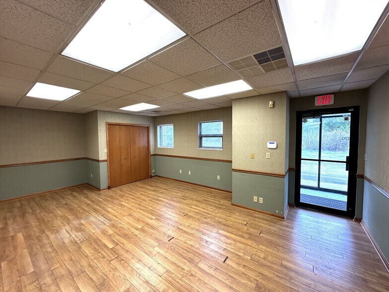 More Photos Of 460-470 Old Frankstown Rd, Monroeville Light Manufacturing For Lease