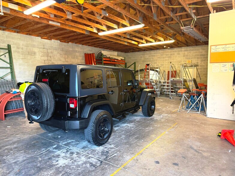 More Photos Of 1723 NE 10th Ter, Cape Coral Warehouse For Sale
