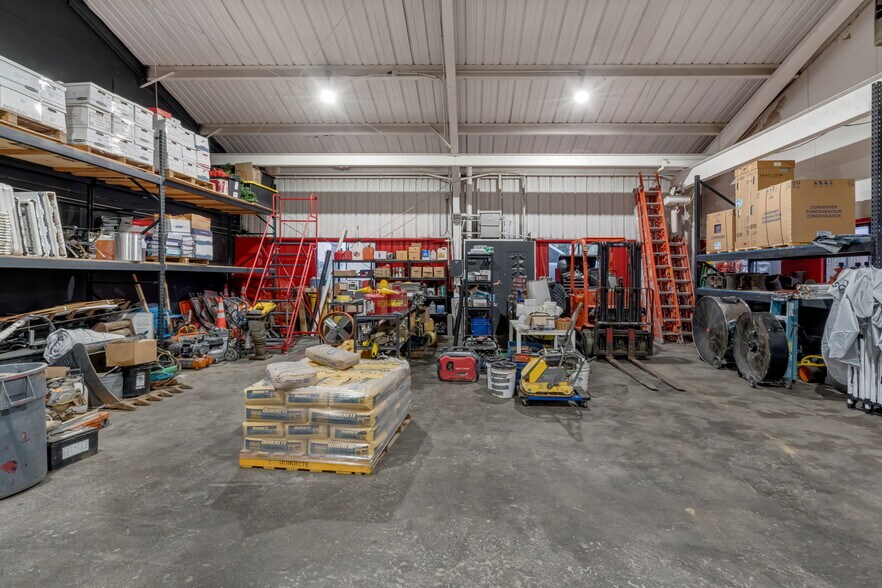 More Photos Of 2637 Saint Louis Ave, Signal Hill Warehouse For Sale