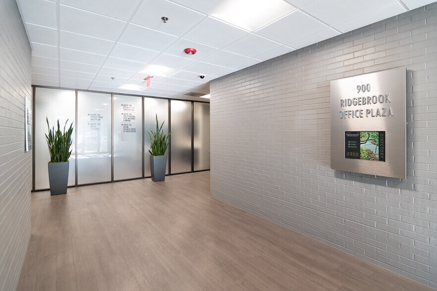 More Photos Of 900 Skokie Blvd, Northbrook Unknown For Lease